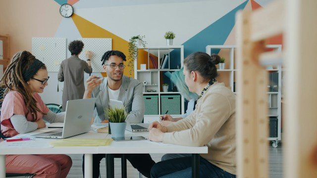 Bruit modéré répétitif : adapter les espaces de travail
