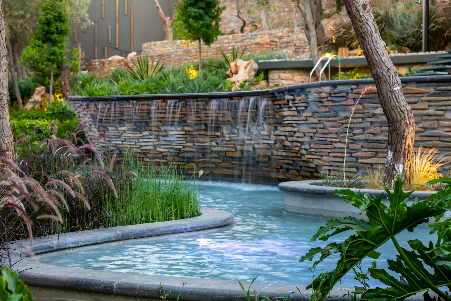Salon piscine spa et jardin